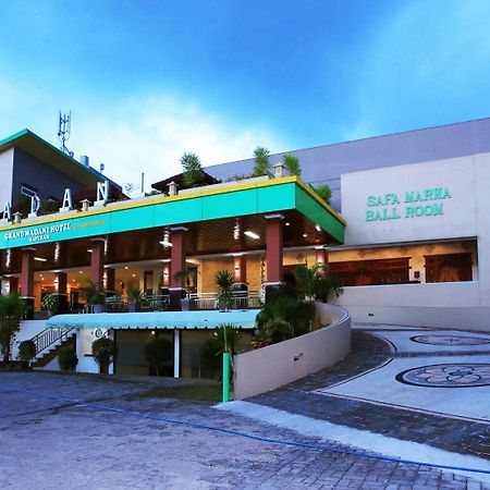 Grand Madani Hotel Mataram Exterior photo