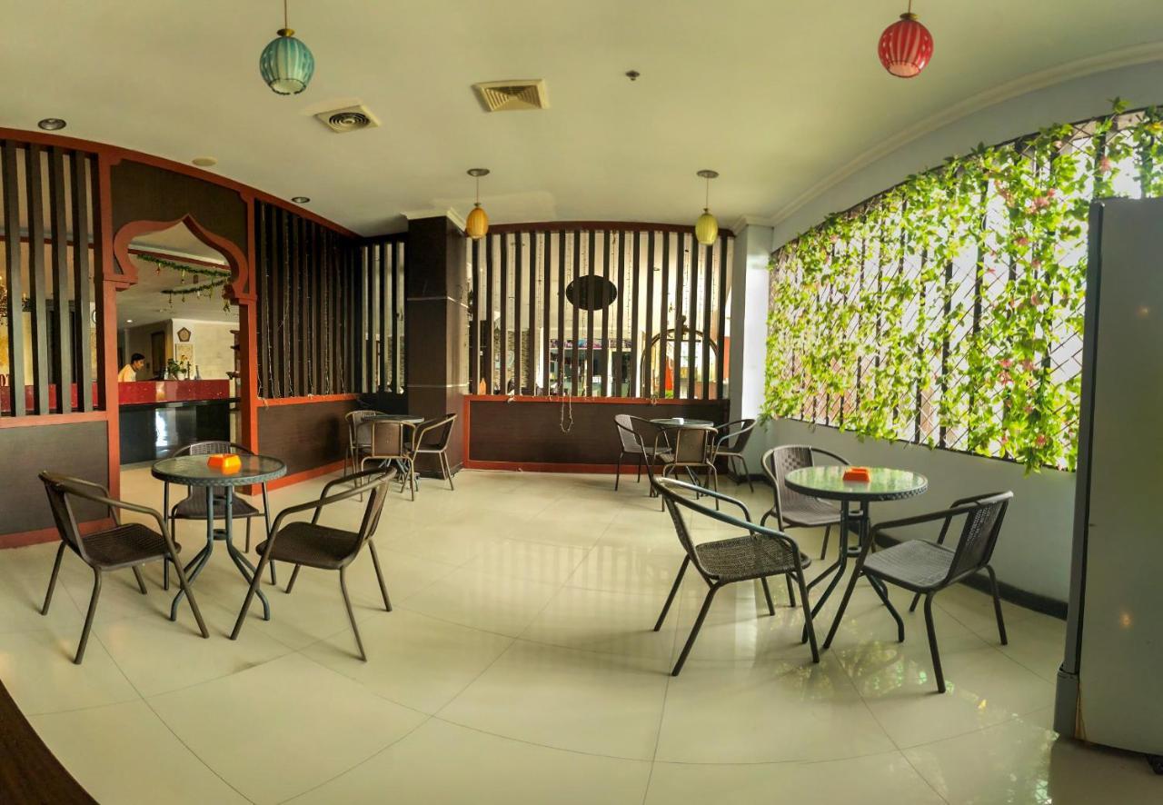 Grand Madani Hotel Mataram Exterior photo