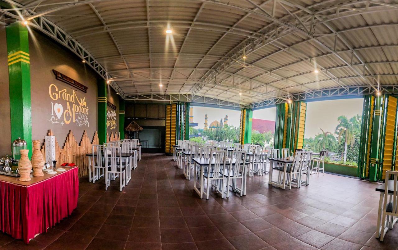 Grand Madani Hotel Mataram Exterior photo