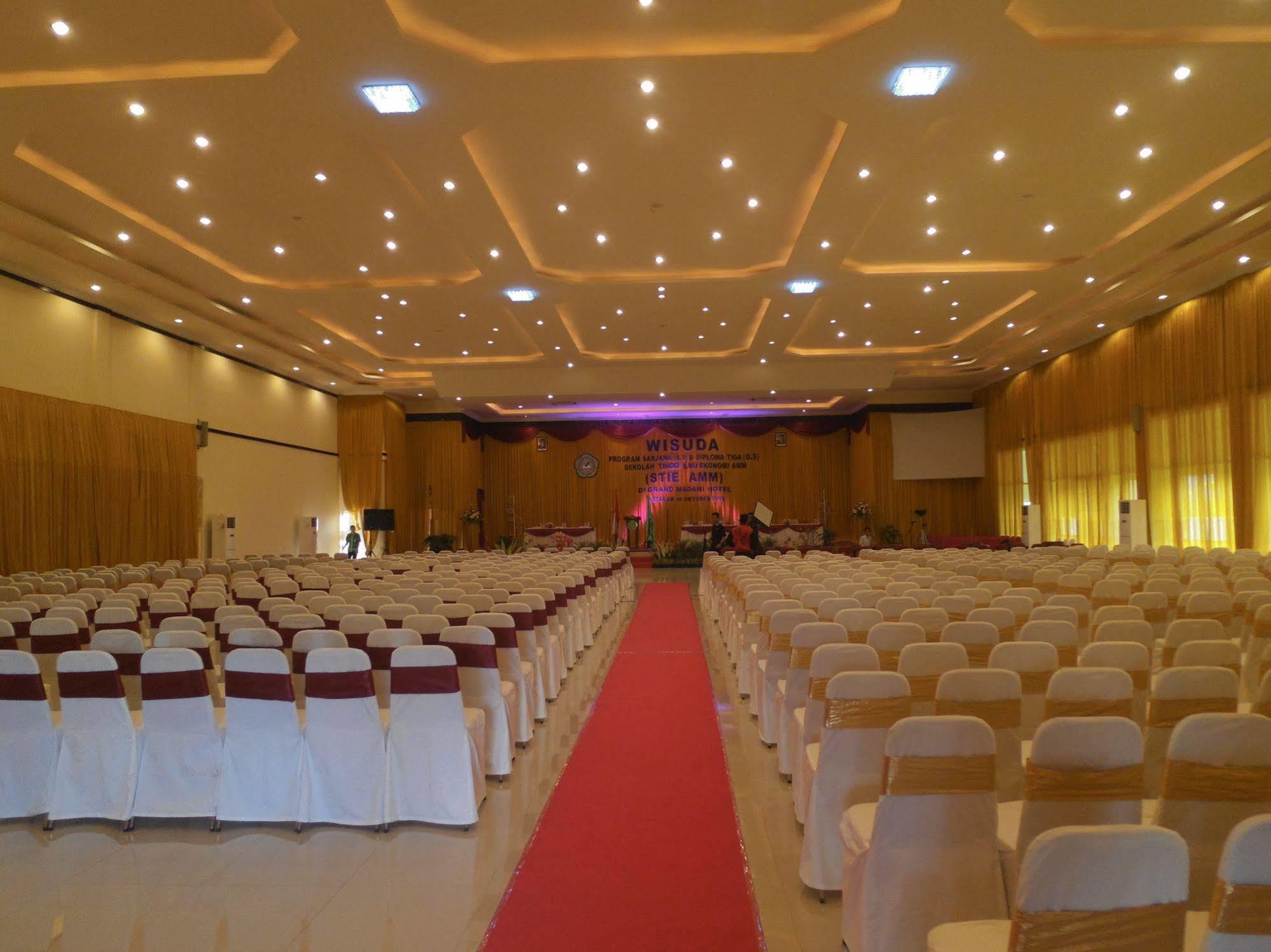 Grand Madani Hotel Mataram Exterior photo